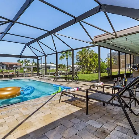 Yacht Club Area - 5 Minutes To Open Water, Heated Pool & Dock - Villa La Casa Al Mare - Roelens